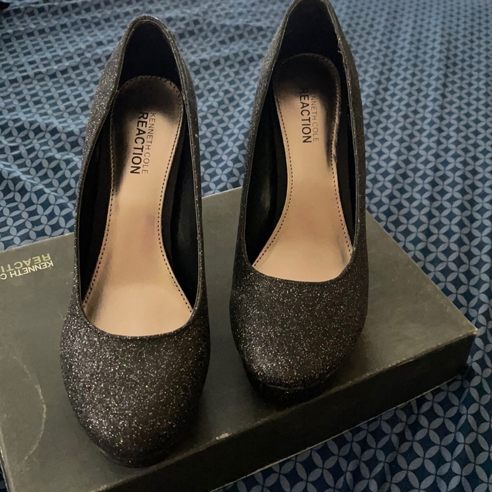 New black pumps size 10